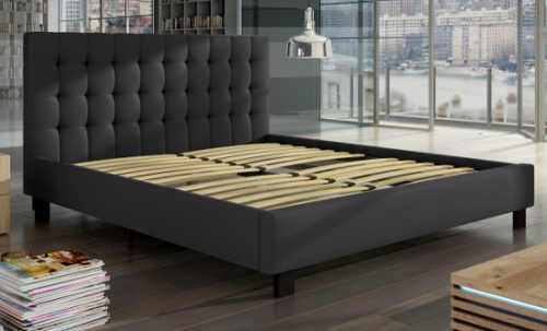 Čierna čalúnená posteľ s lamelovým roštom