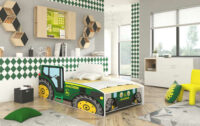 Kvalitná detská posteľ s matracom v zelenej farbe traktora