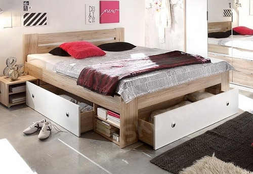 Manželská posteľ s úložným priestorom pre malý byt