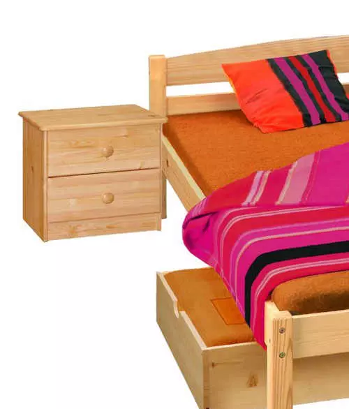 Manželská posteľ z borovicového dreva s nočnými stolíkmi