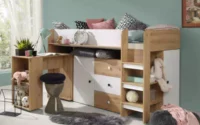SMART drevená detská posteľ so stolíkom a skrinkami