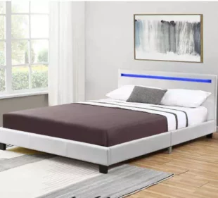 Čalúnená priestranná posteľ v modernom dizajne s LED osvetlením