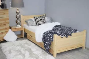 Jednolôžková posteľ z borovice s rozmermi 80×200 cm