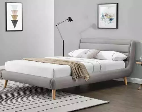 Futonová čalúnená posteľ pre modernú spálňu