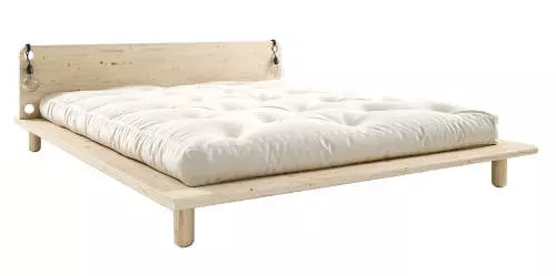 Jednoduchá manželská posteľ z masívneho dreva