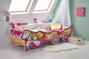 Detská posteľ Popoluška v pôsobivom dizajne pre malé princezné